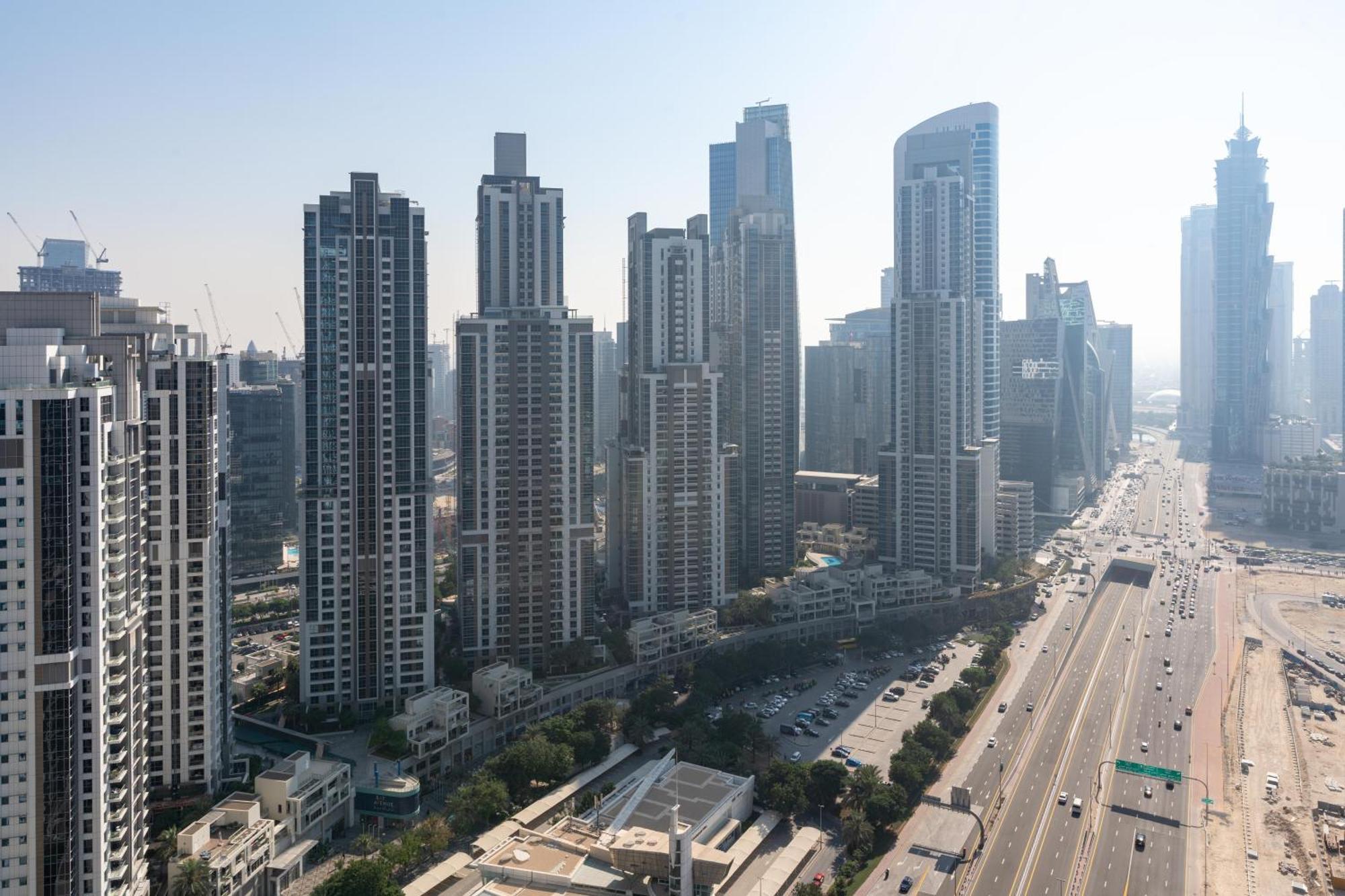 Infinity Pool & Burj Khalifa View L Luxe Paramount Dubai Exterior foto
